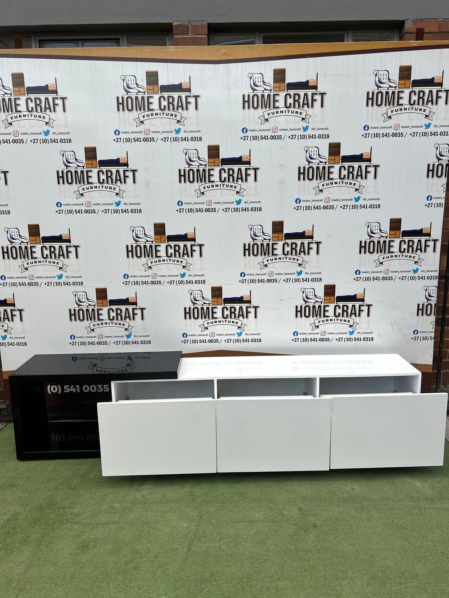 Thulani - 3 Drawer Tv Stand Wood Cover