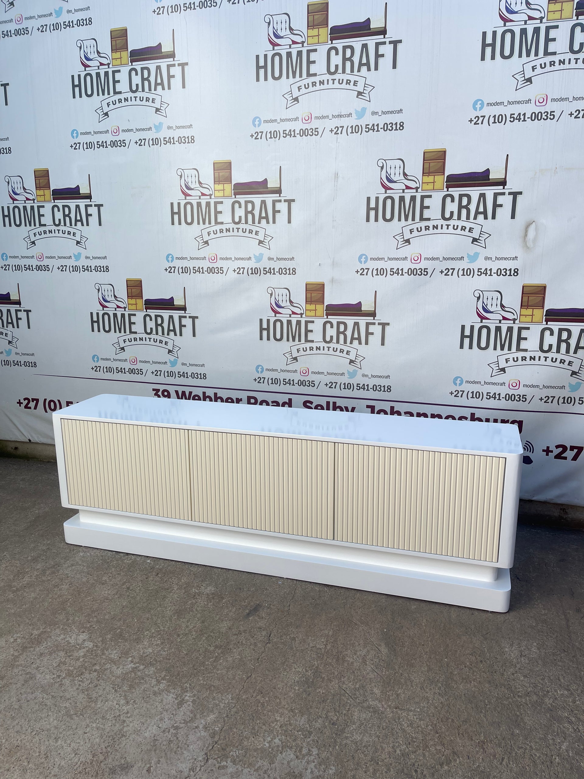 3 Drawer Tv Stand (With Lines)
