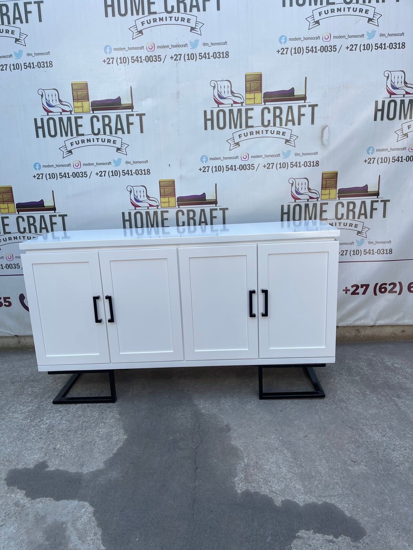 Plush Server (Black) - 4 Doors With Shelves