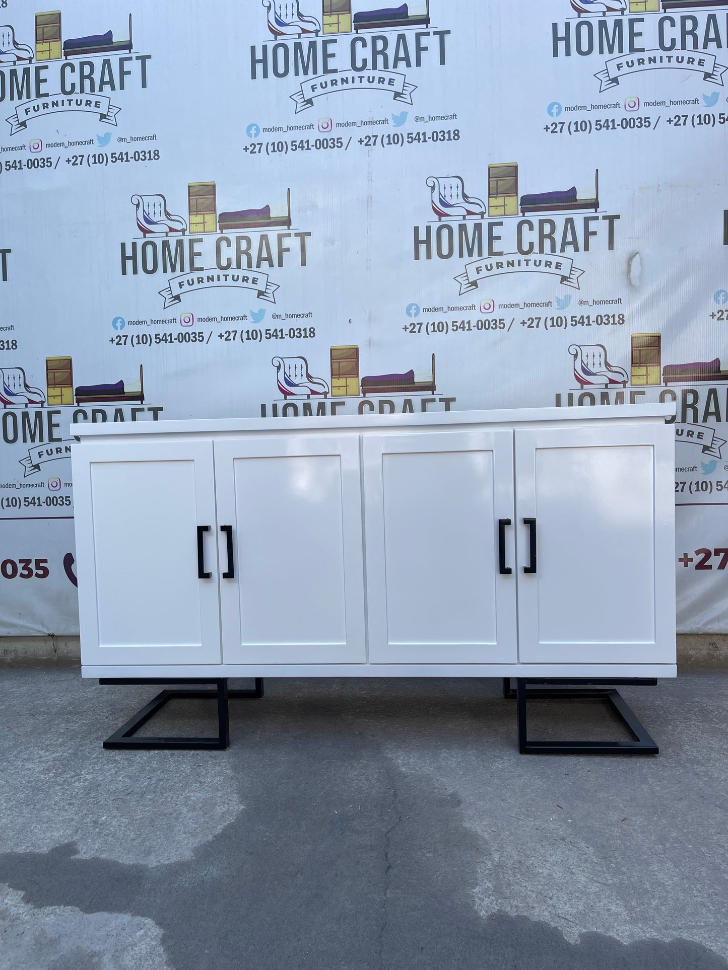 Plush Server (Black) - 4 Doors With Shelves