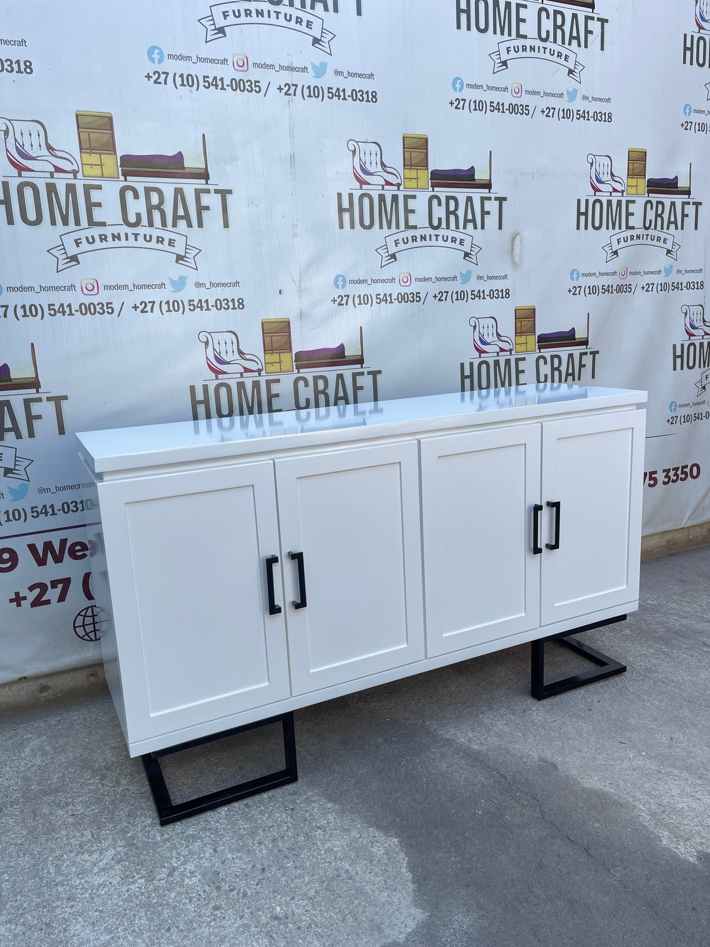 Plush Server (Black) - 4 Doors With Shelves