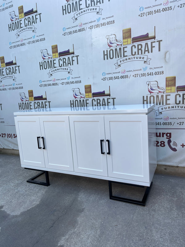 Plush Server (Black) - 4 Doors With Shelves