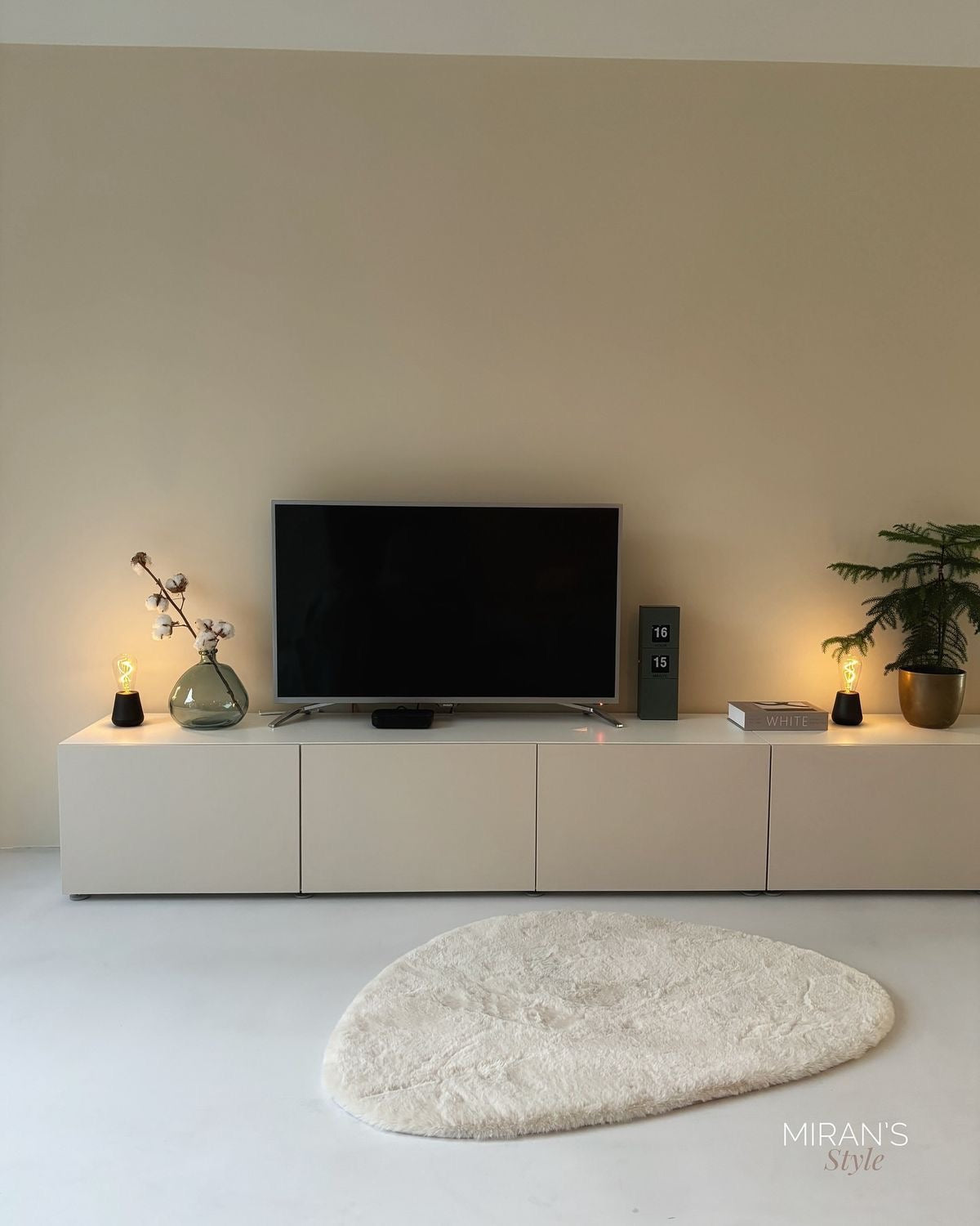 Premium Gloss Tv Stand