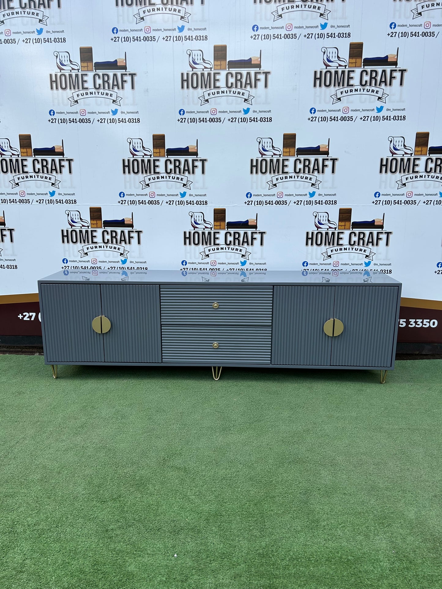 4 Doors & 2 Drawer Tv Stand