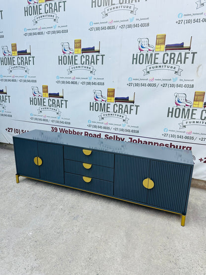 4 Door and 3 Drawer Tv Stand