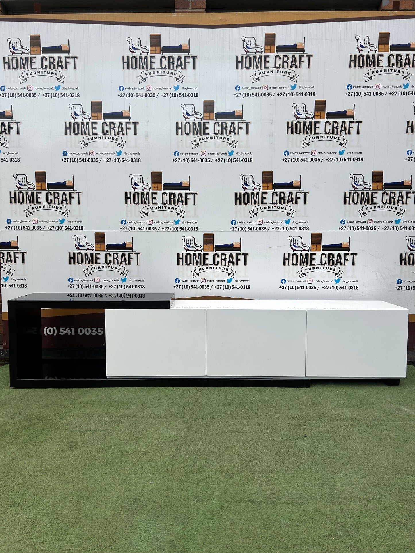 Thulani - 3 Drawer Tv Stand Wood Cover