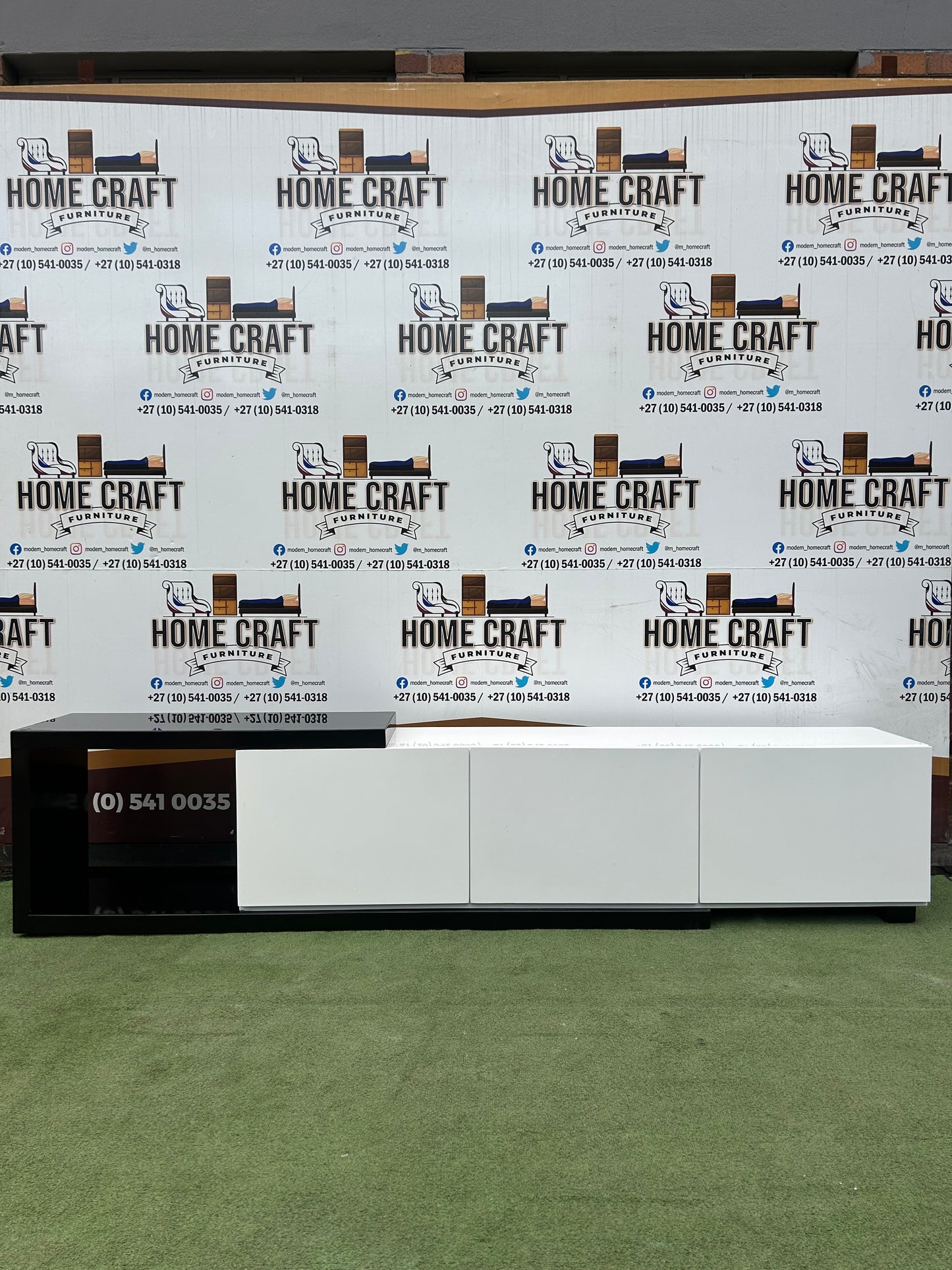 Thulani - 3 Drawer Tv Stand Wood Cover