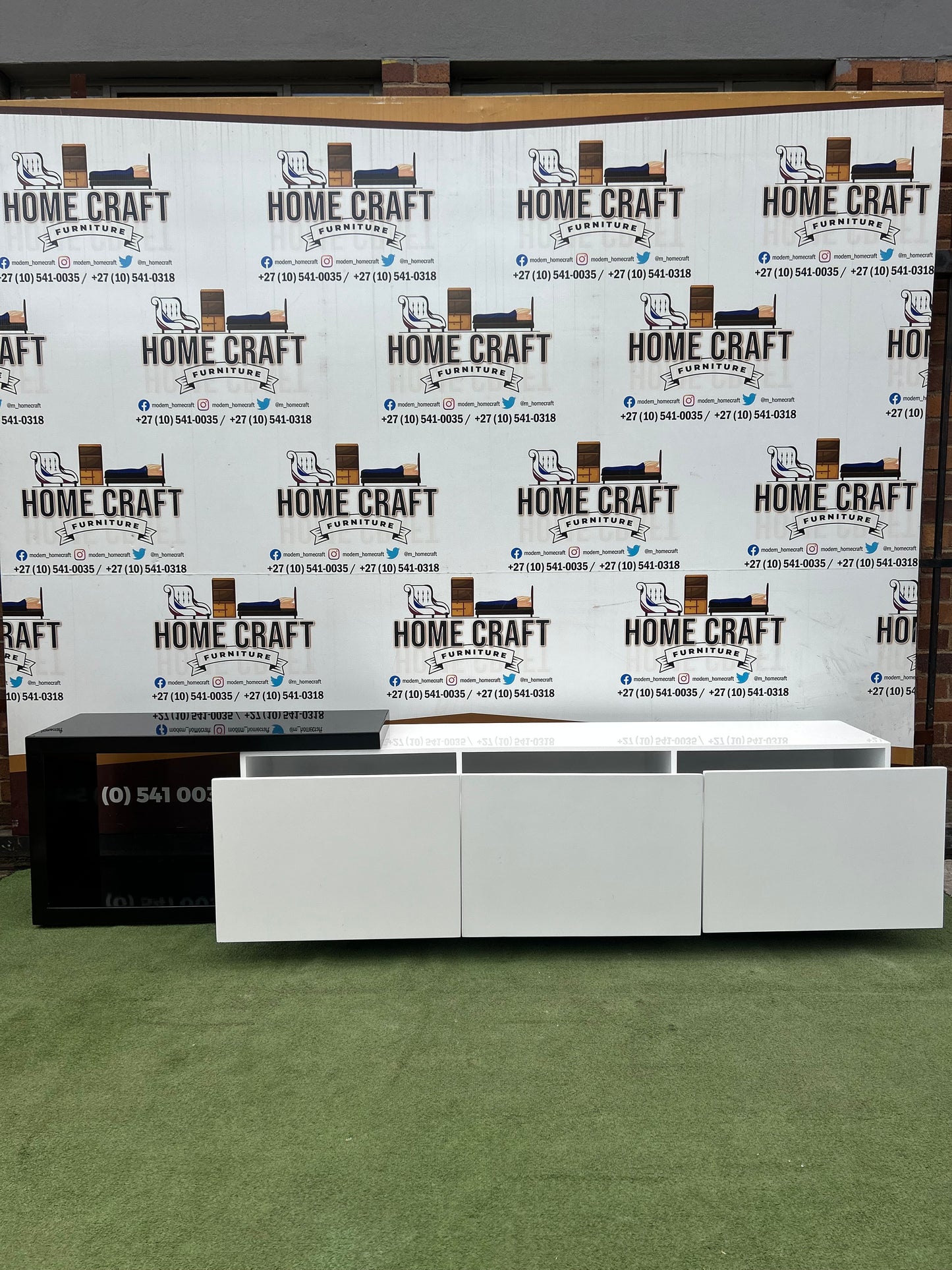 Thulani - 3 Drawer Tv Stand Wood Cover