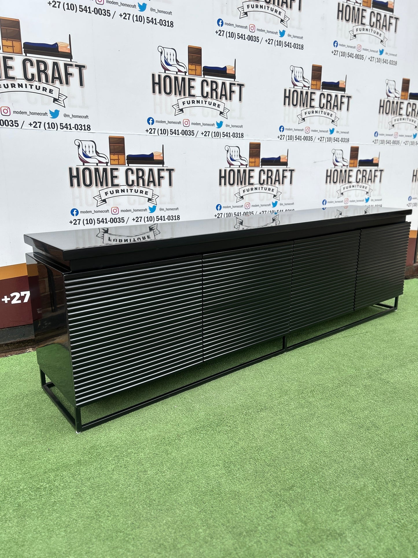 Lucia - 4 Drawer Tv Stand - Horizontal Lines