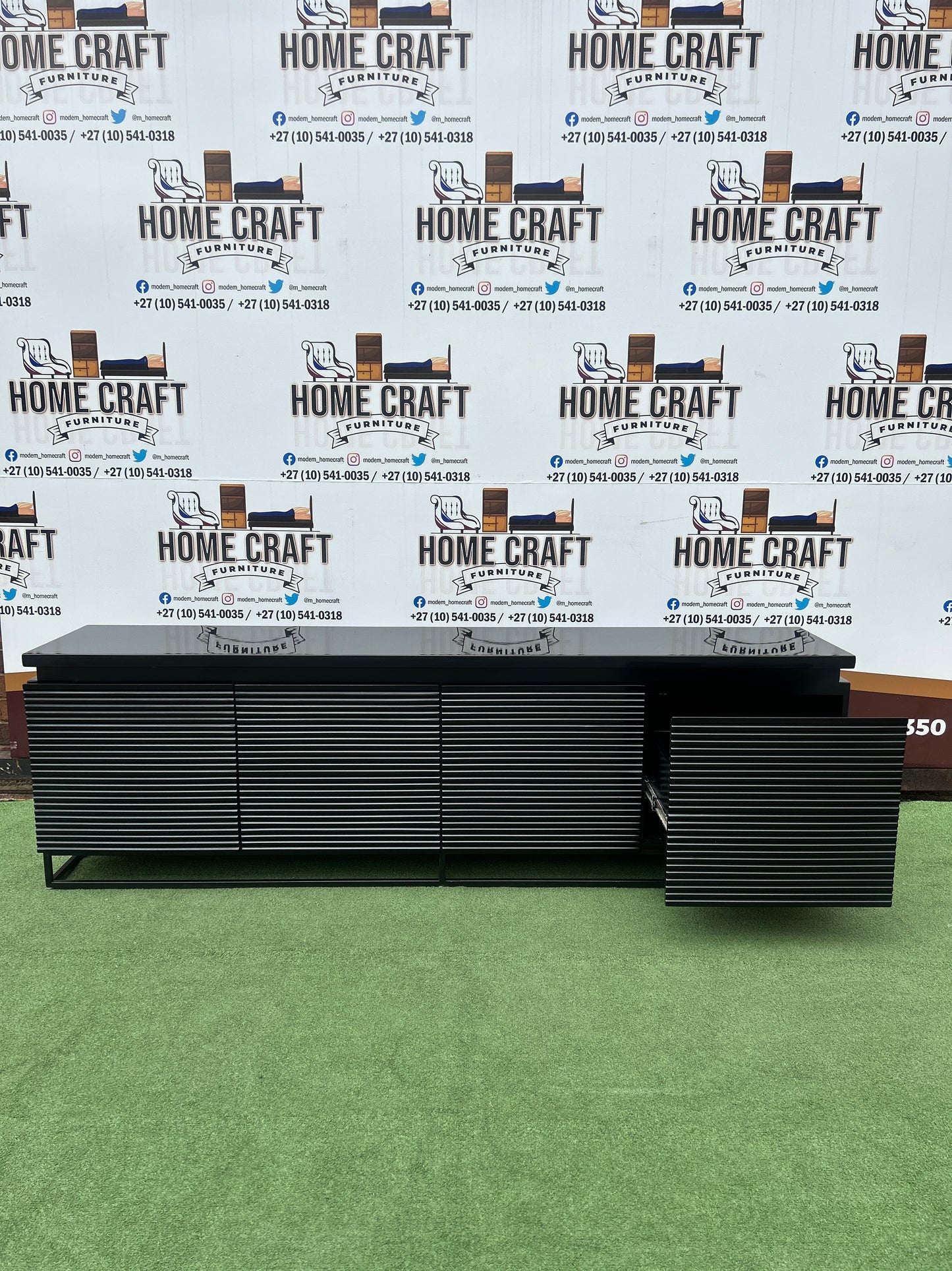 Lucia - 4 Drawer Tv Stand - Horizontal Lines