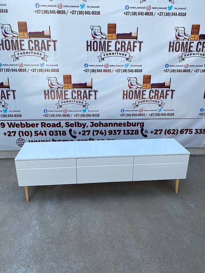 Ivy- 3 Drawer - Oak Tv Stand