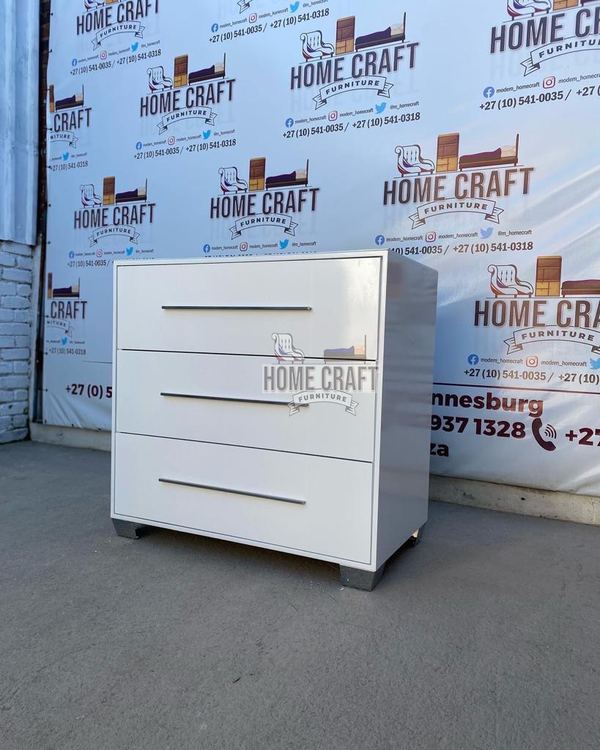 Chest of Drawers With Glass Top