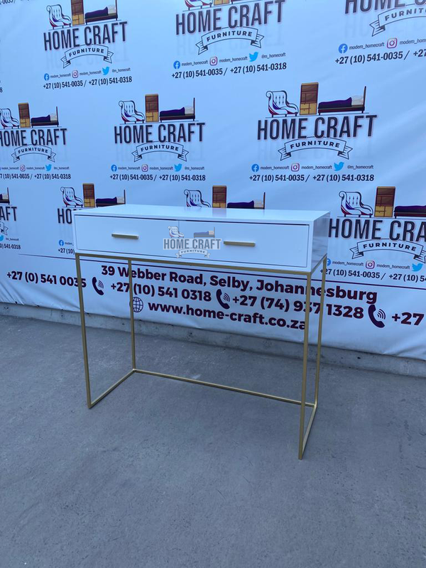 Siya-120 | Plain Dresser