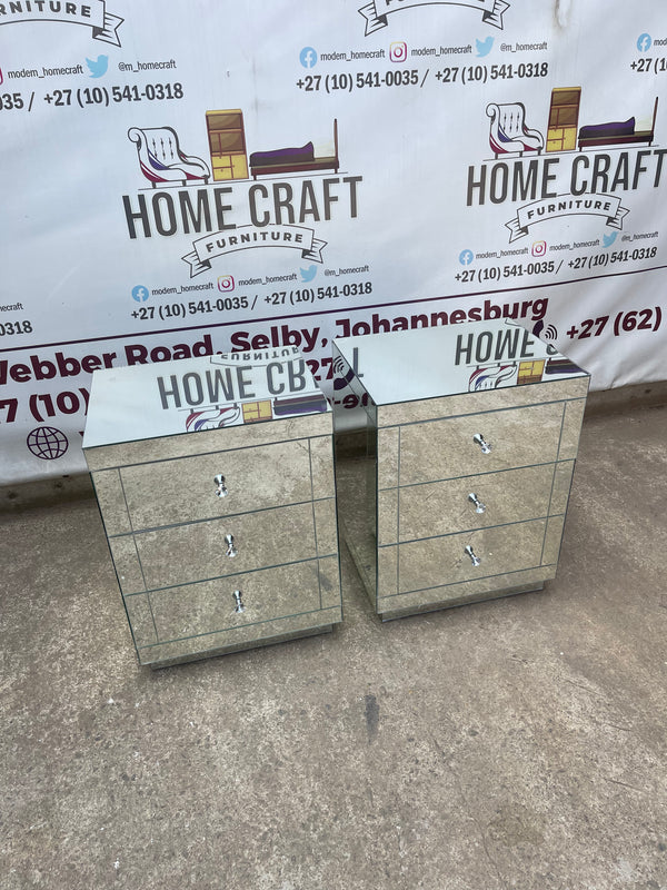 Mirror Pedestals (Line Design)