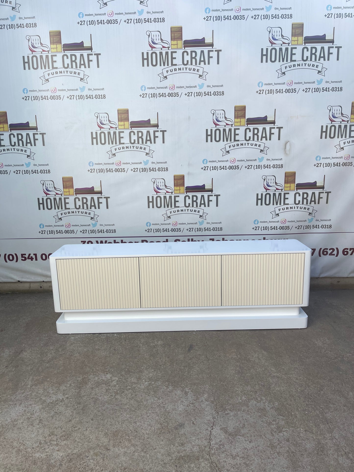 3 Drawer Tv Stand (With Lines)