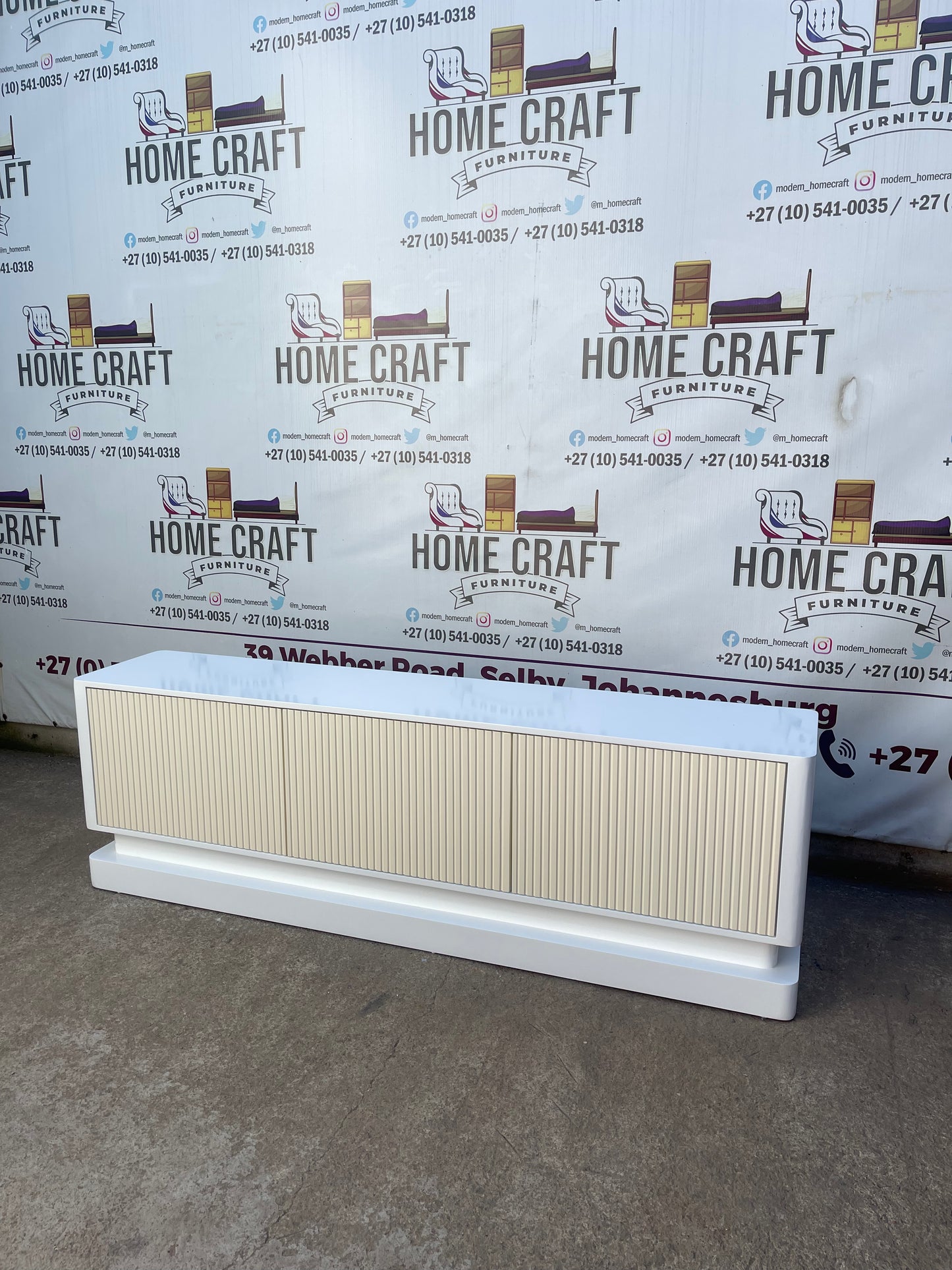 3 Drawer Tv Stand (With Lines)