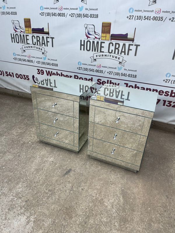 Mirror Pedestals (Line Design)