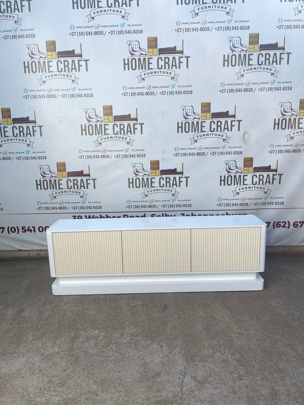 3 Drawer Tv Stand (With Lines)