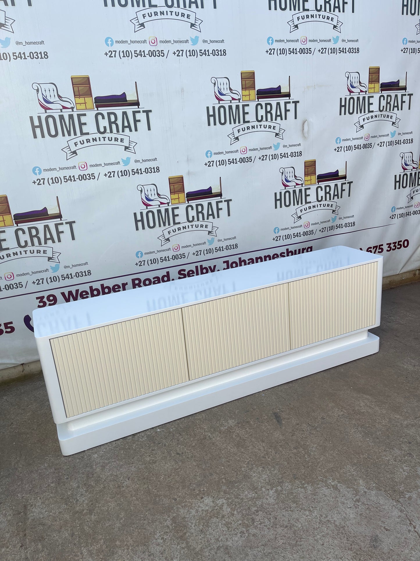 3 Drawer Tv Stand (With Lines)