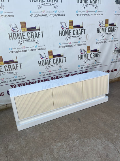 3 Drawer Tv Stand (With Lines)