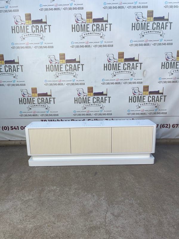 3 Drawer Tv Stand (With Lines)