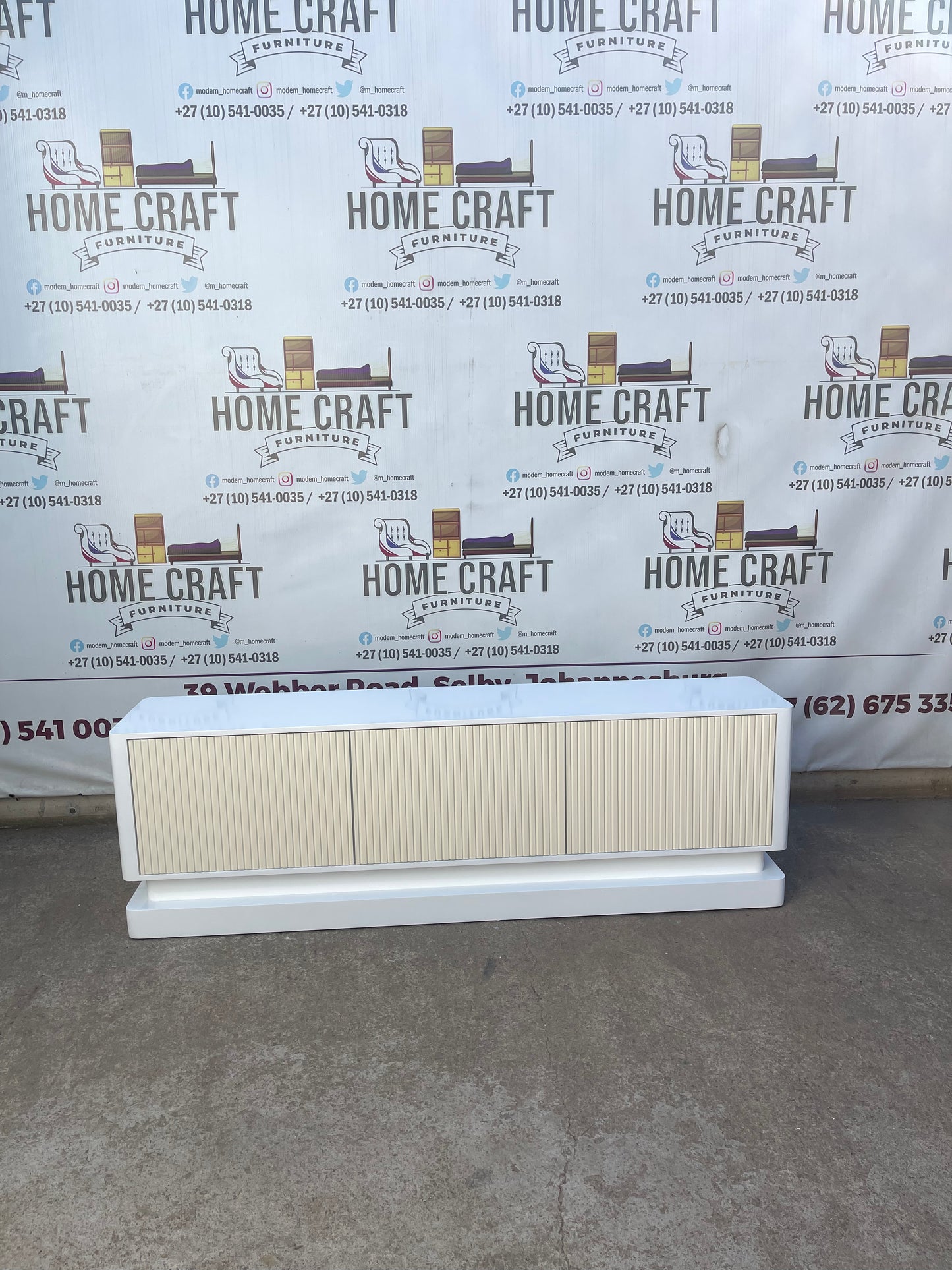 3 Drawer Tv Stand (With Lines)