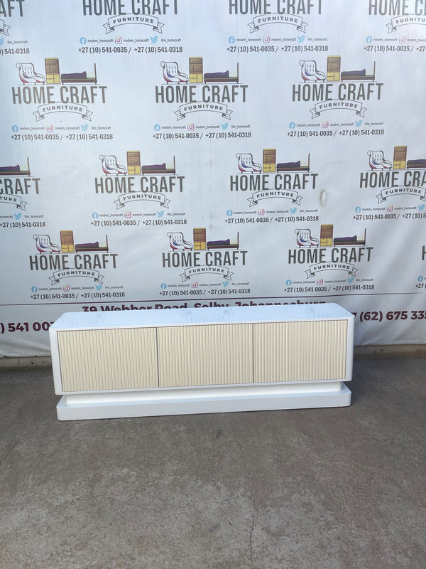 3 Drawer Tv Stand (With Lines)