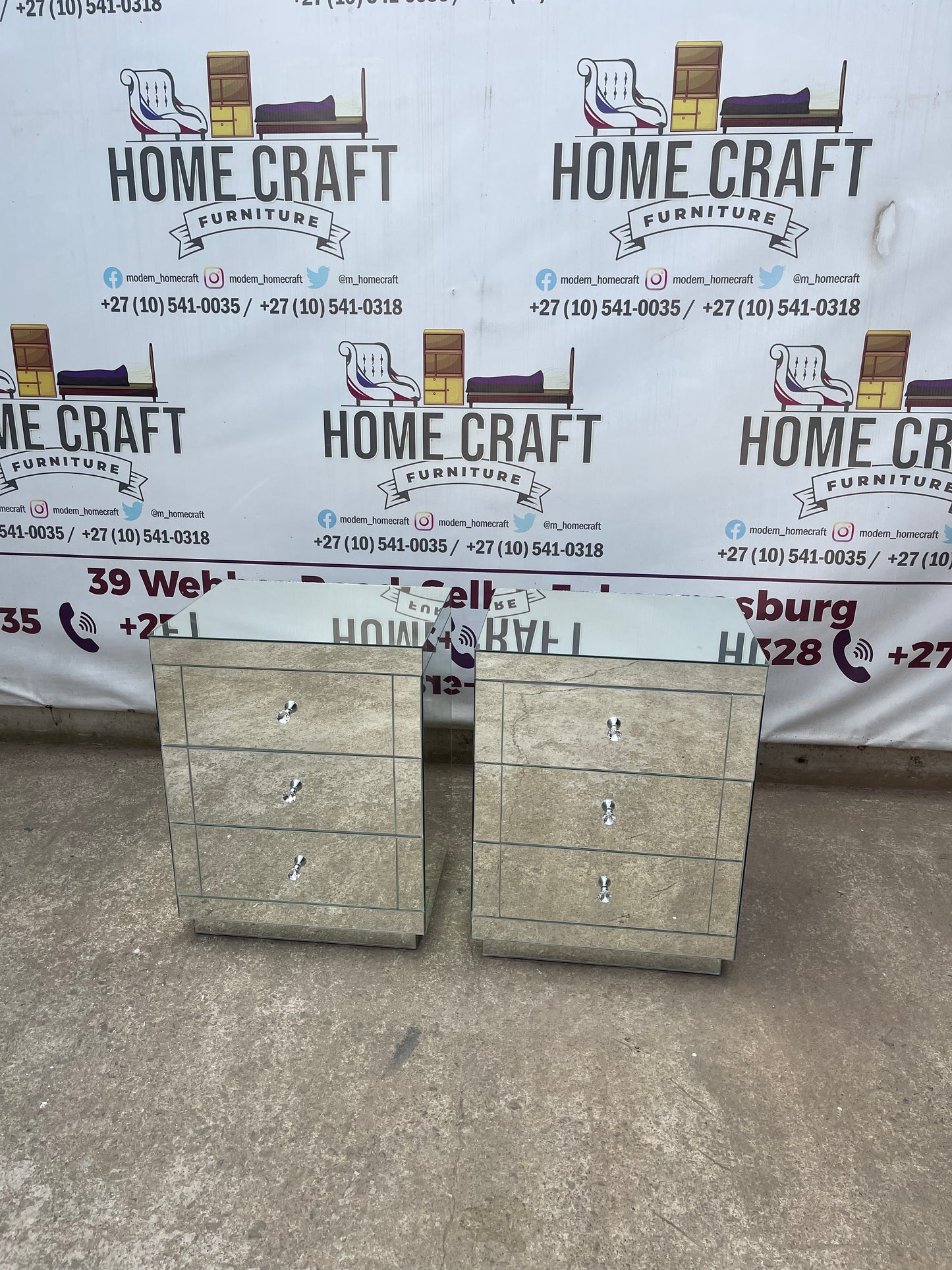 Mirror Pedestals (Line Design)