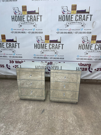 Mirror Pedestals (Line Design)