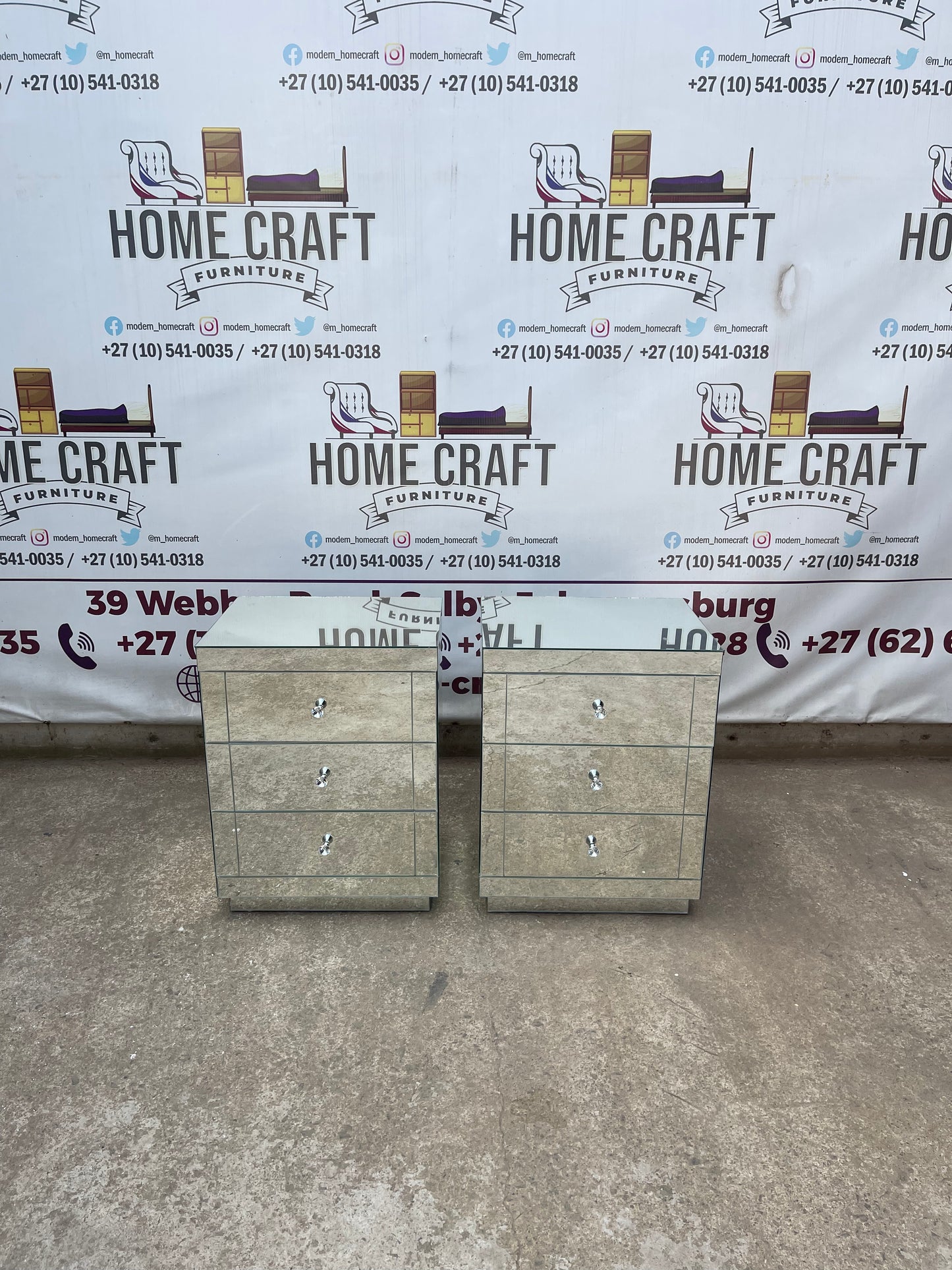 Mirror Pedestals (Line Design)