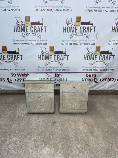 Mirror Pedestals (Line Design)