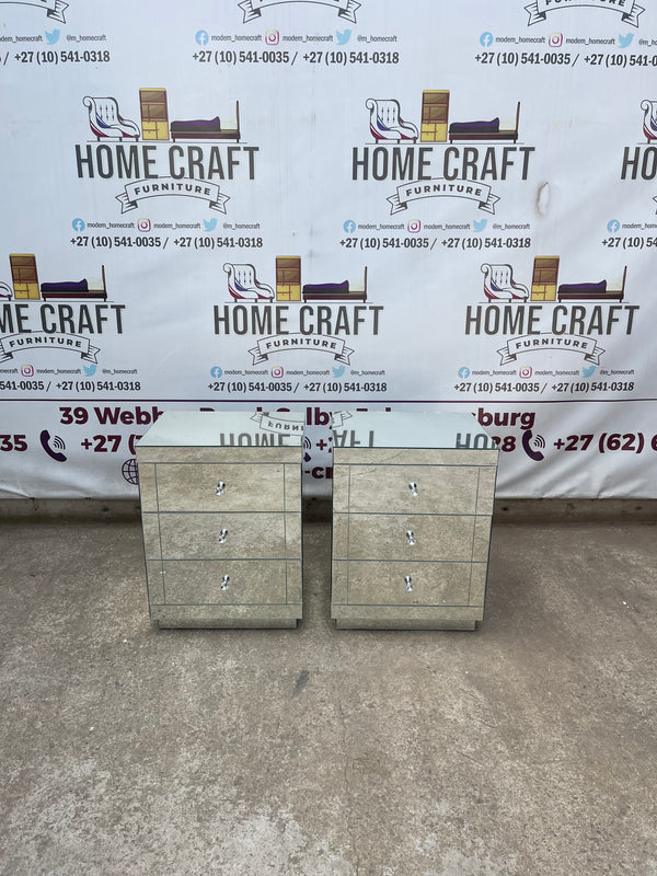 Mirror Pedestals (Line Design)